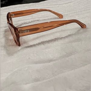 Brand:Otra, brown sunglasses